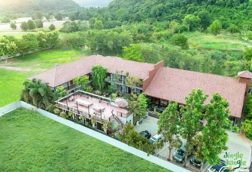 Hotelli Jingle Jungle Resort Khaoyai