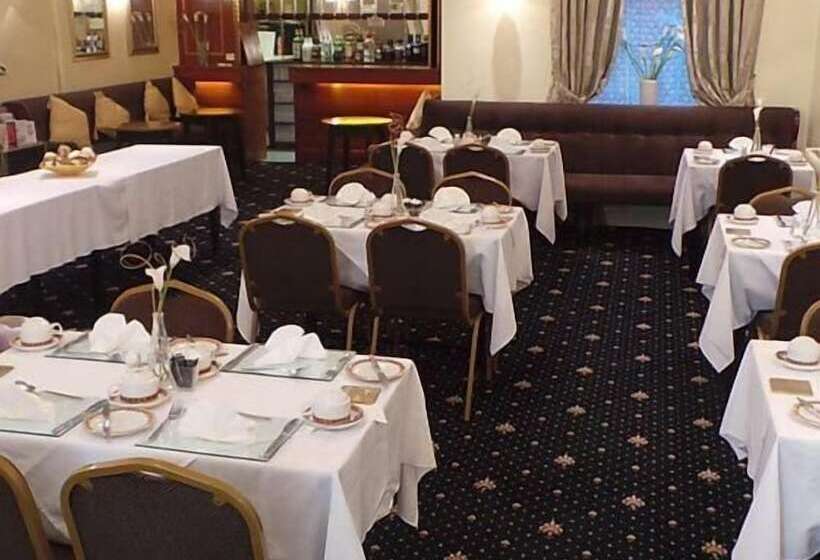 Пансион Gleneagles Albert Road