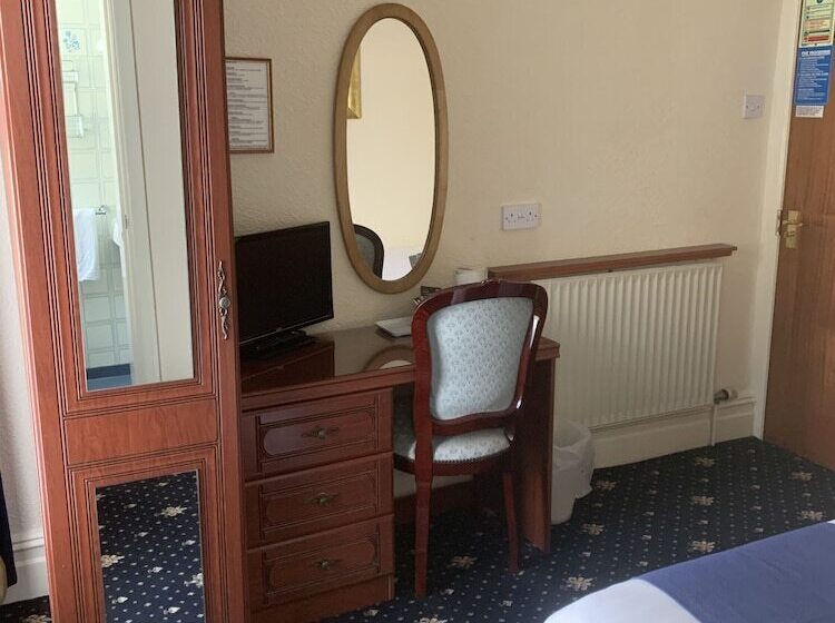 Пансион Gleneagles Albert Road