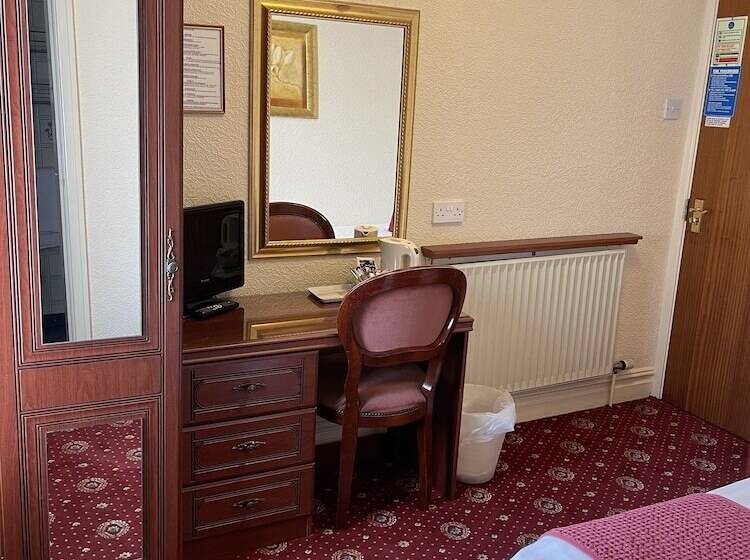 Пансион Gleneagles Albert Road