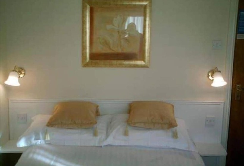 Пансион Gleneagles Albert Road