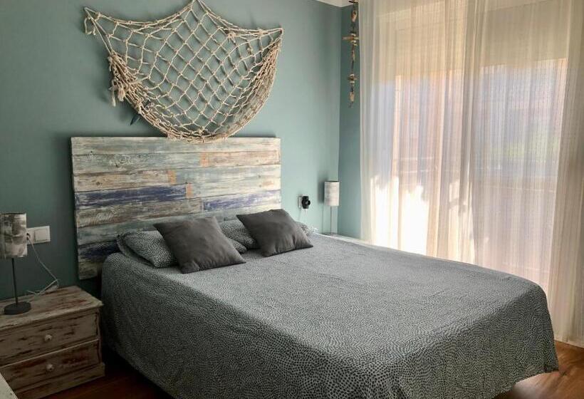 Adosado Para Familias Al Lado De La Playa, Con Piscina