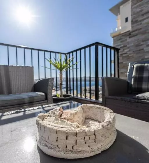 Amazing Seaview Duplex Penthouse