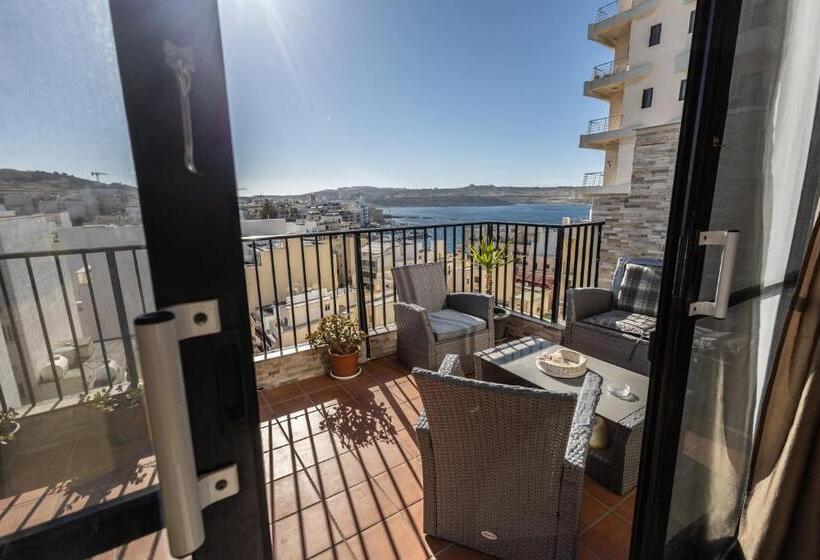 Amazing Seaview Duplex Penthouse