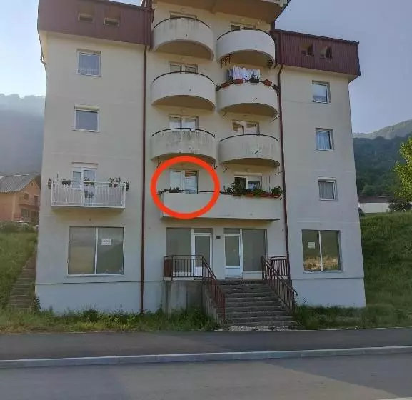 Apartment Lake Story
