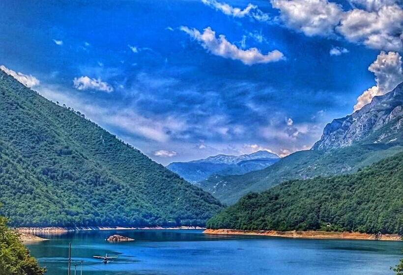 Apartment Lake Story