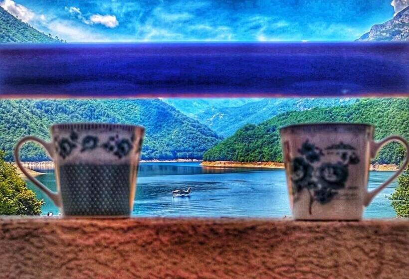 Apartment Lake Story