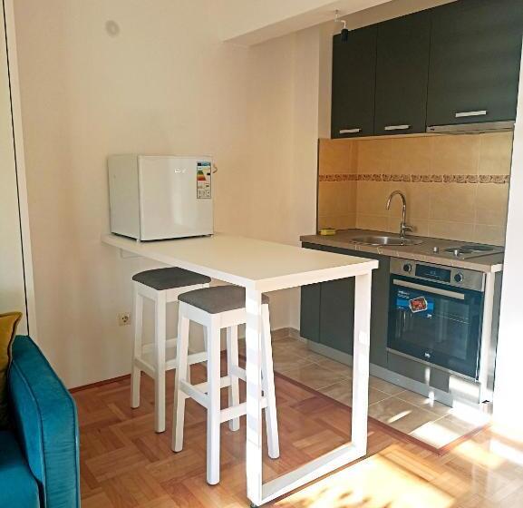 Apartment Lake Story