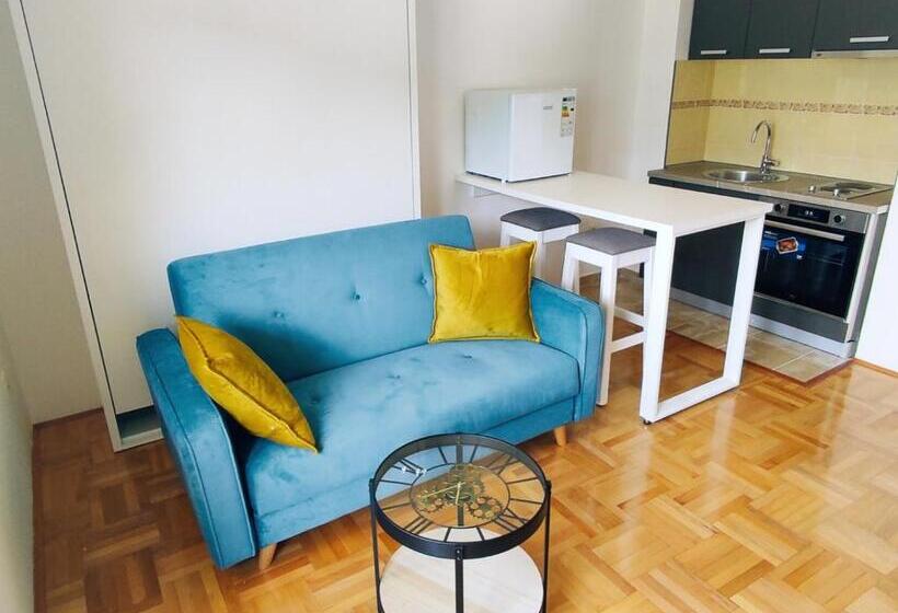 Apartment Lake Story