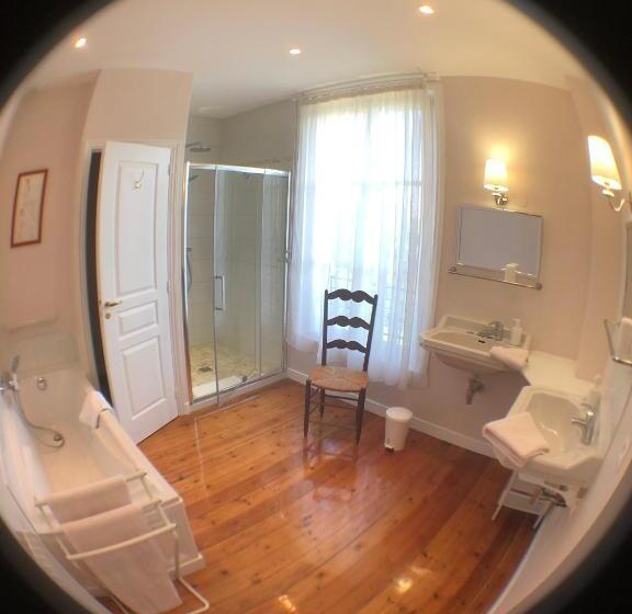 مبيت وإفطار Chambres D Hôtes Du Bas Manoir