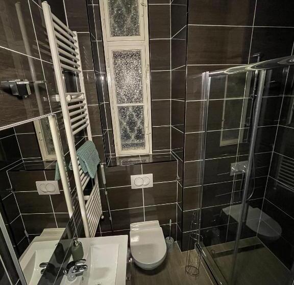 Luxury Riverside Panorama Apartment