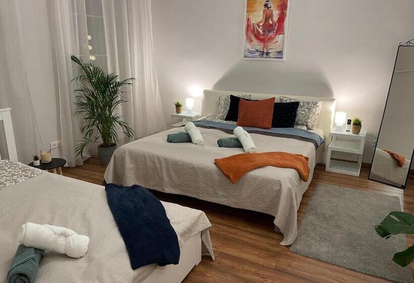 Luxury Riverside Panorama Apartment