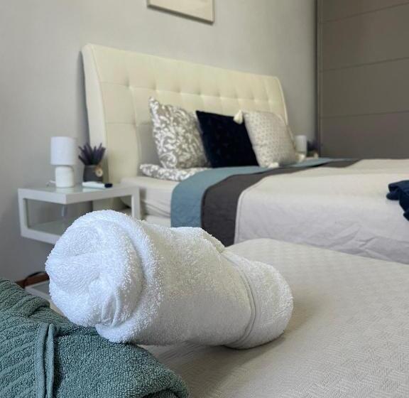 Luxury Riverside Panorama Apartment