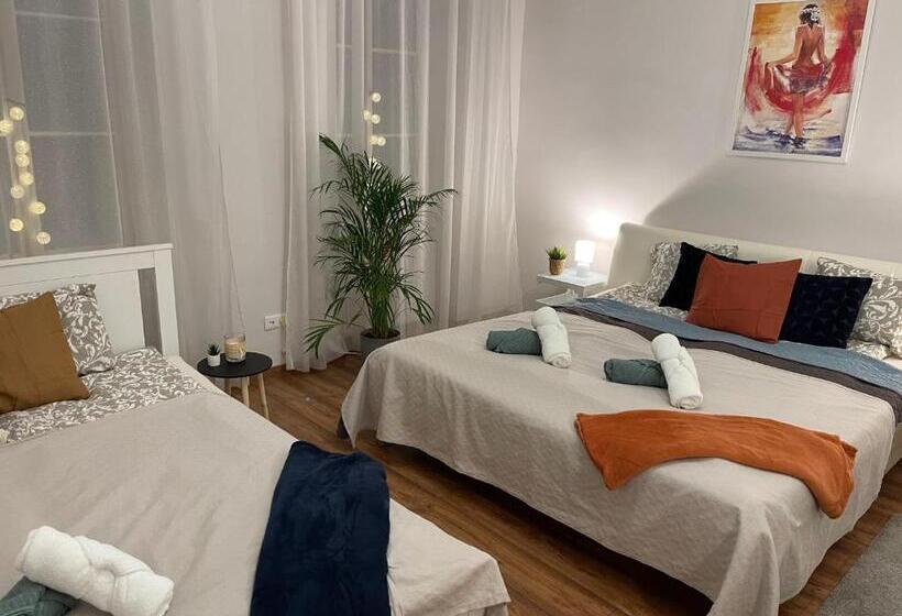 Luxury Riverside Panorama Apartment