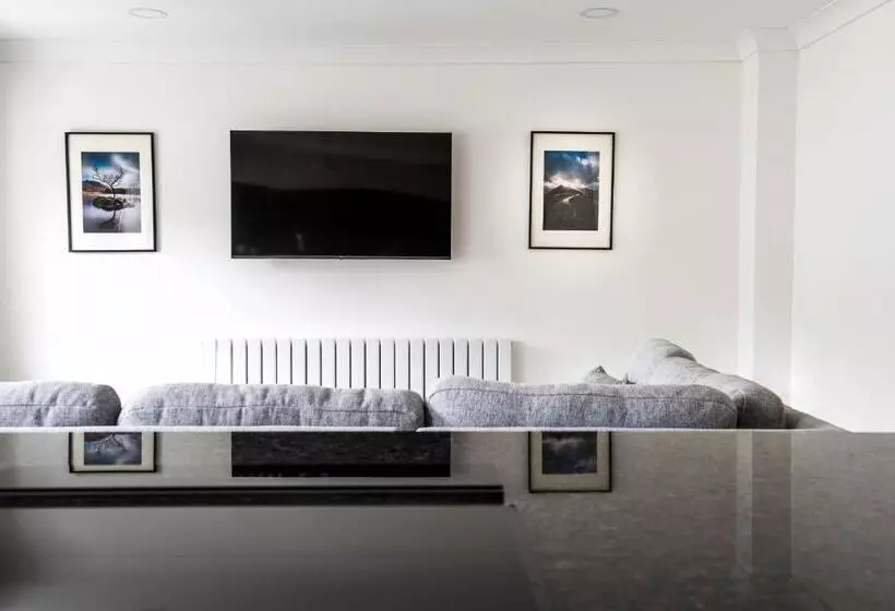 Monterey Residence   Stunning, Duplex Apartment In The Heart Of Kendal