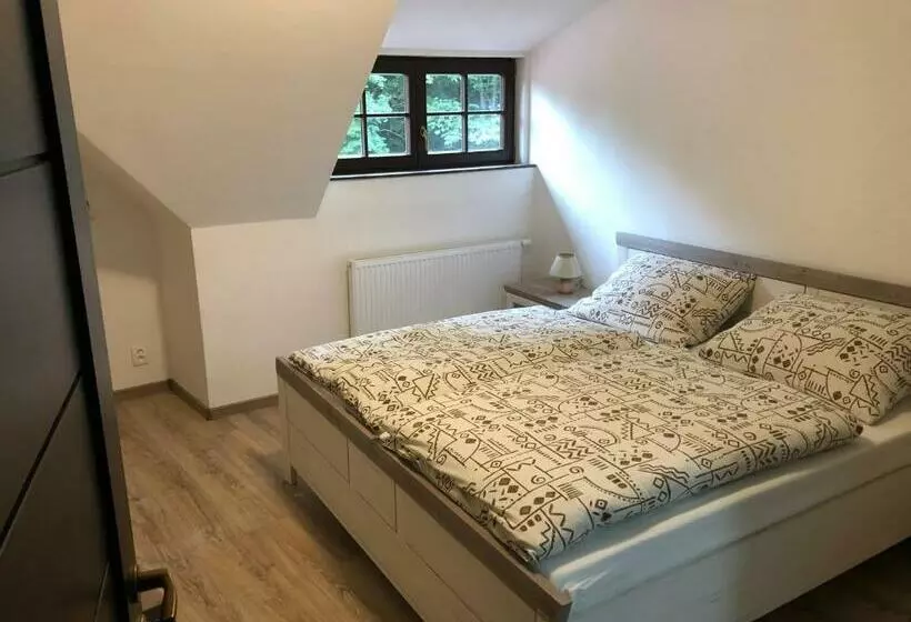 Majatalo Penzion U Adama