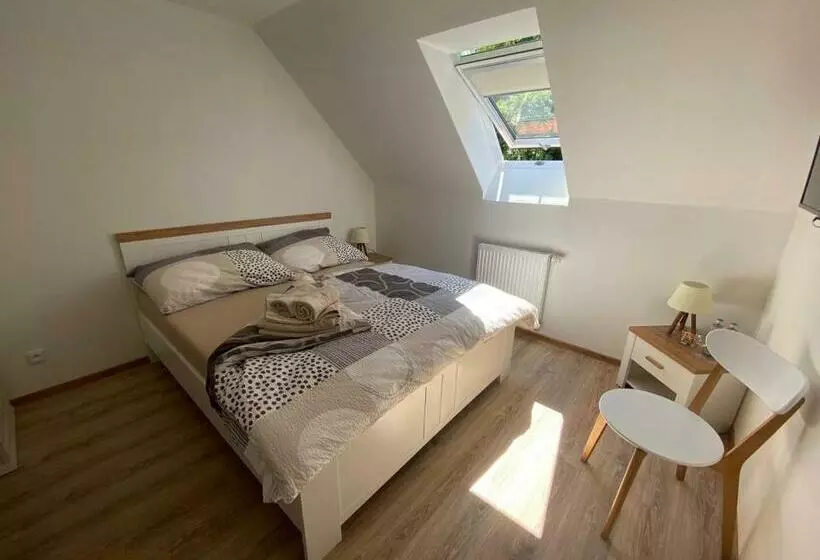 Majatalo Penzion U Adama