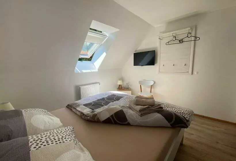 Majatalo Penzion U Adama