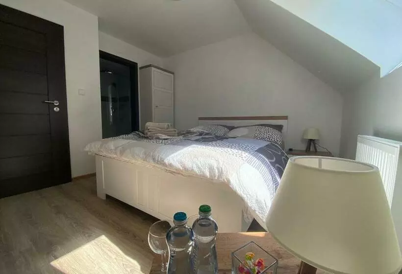 Majatalo Penzion U Adama