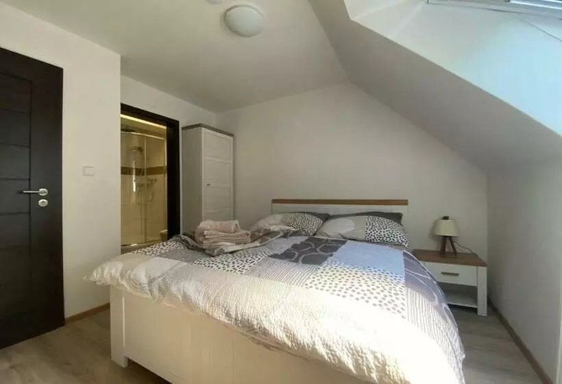 Majatalo Penzion U Adama