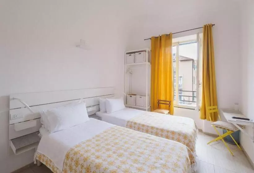 Central Savona B&b