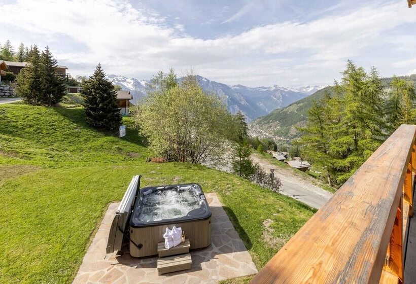 Crystal De Neige Luxury Chalet Spa & Jacuzzi