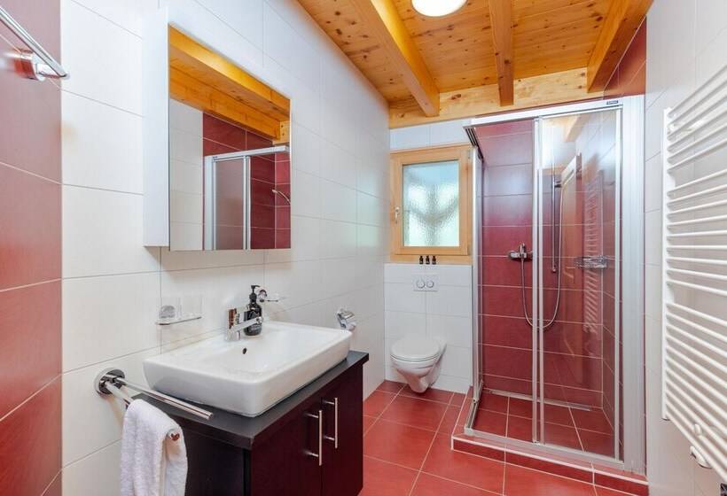 Crystal De Neige Luxury Chalet Spa & Jacuzzi