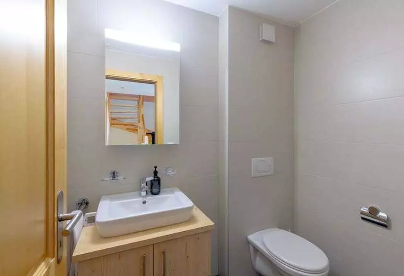 Crystal De Neige Luxury Chalet Spa & Jacuzzi