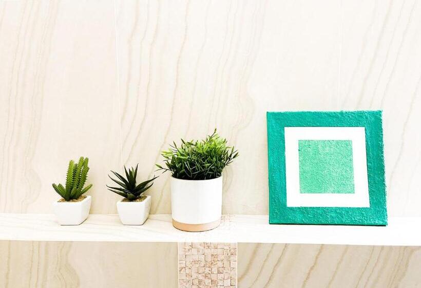 Downtown Deak Ferris Wheel Luxury Home