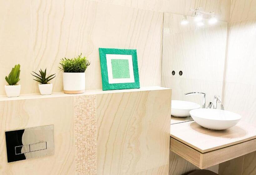 Downtown Deak Ferris Wheel Luxury Home