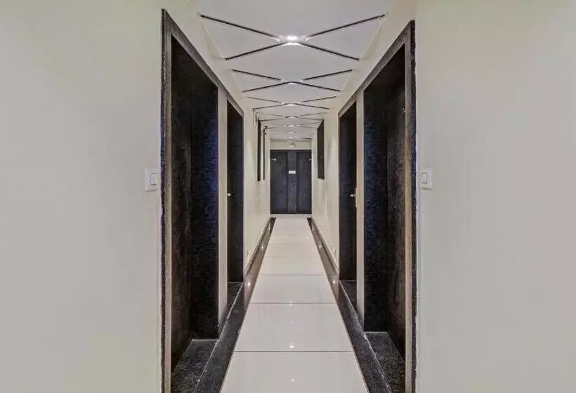 ホテル Treebo Dreamworld