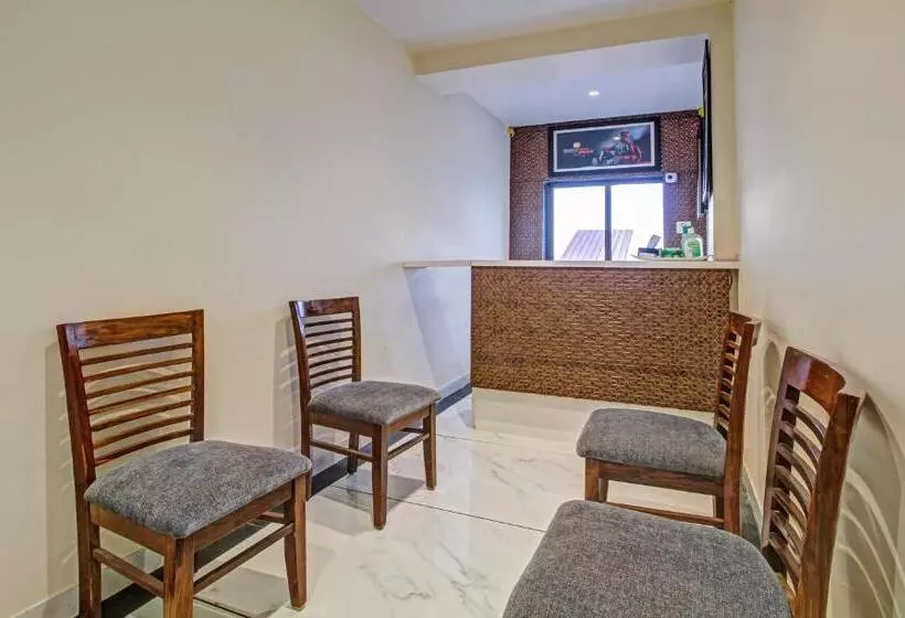 ホテル Treebo Dreamworld