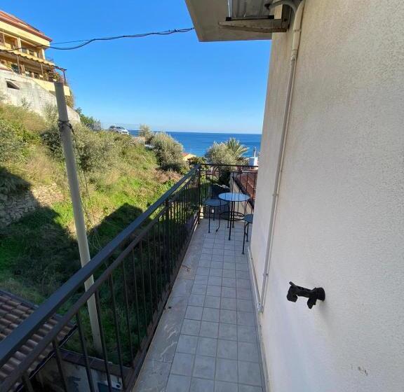 Nick & Santo S Holiday Homes B&b