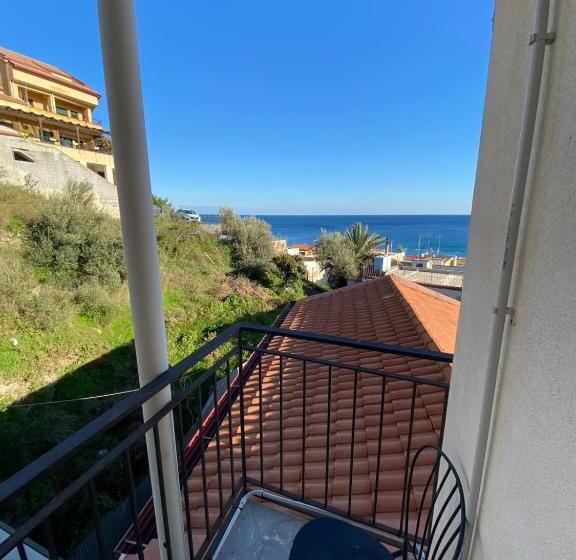 Nick & Santo S Holiday Homes B&b