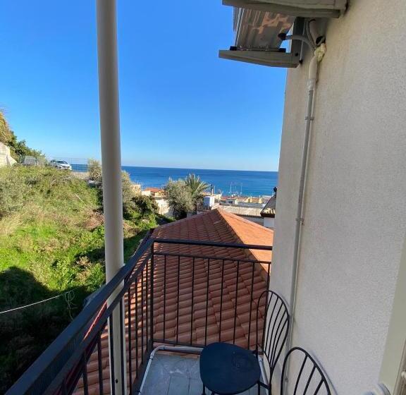 Nick & Santo S Holiday Homes B&b