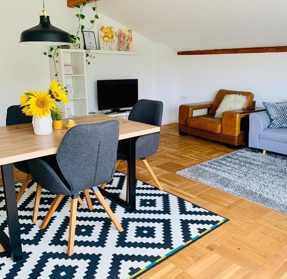 Schöne, Große Ferienwohnung Direkt Am Donauradweg & Keltenstadt Heuneburg