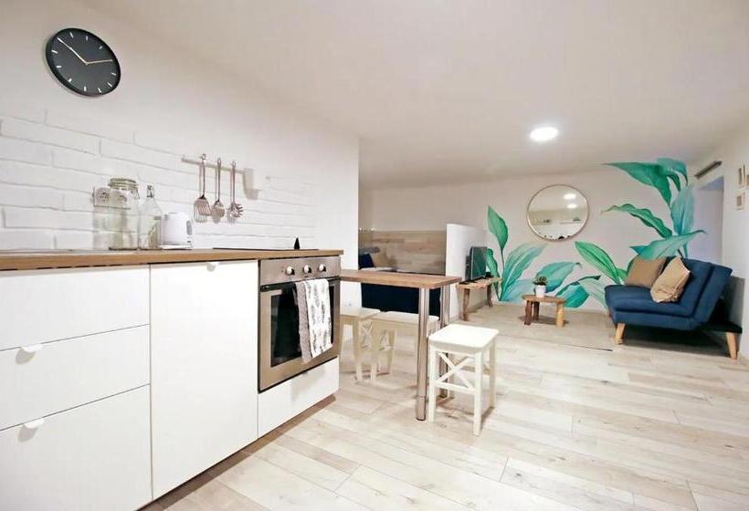 Cosy Cottage   Cheerful Apartment In The Center