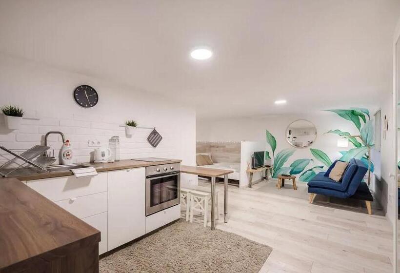 Cosy Cottage   Cheerful Apartment In The Center