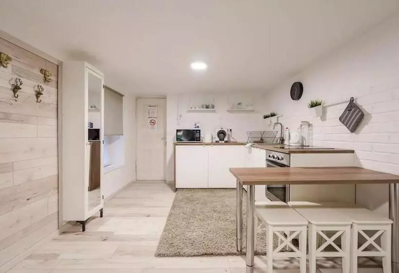 Cosy Cottage   Cheerful Apartment In The Center