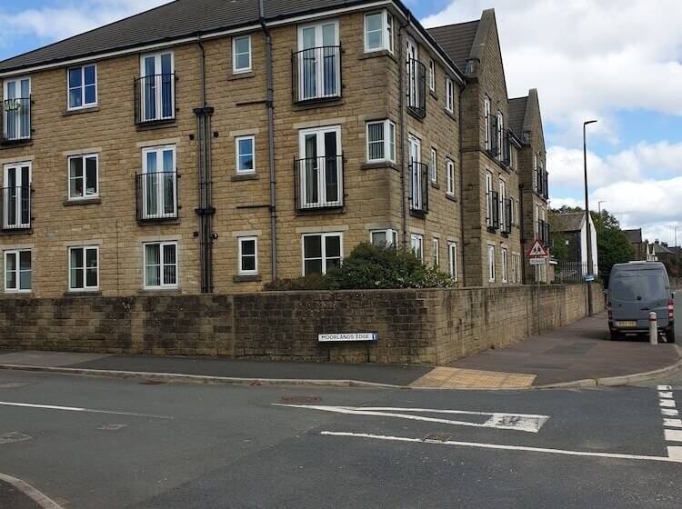 Early Knights At Huddersfield