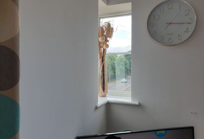 Early Knights At Huddersfield