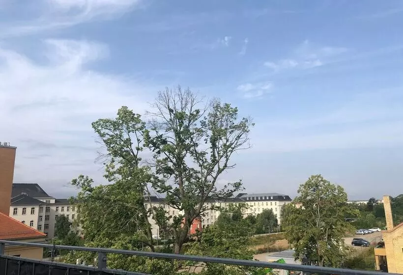 König Albert Residenz Nahe Bmw , Porsche , Dhl Und Messe