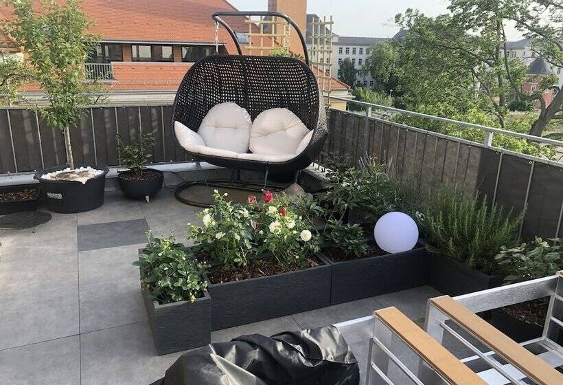 König Albert Residenz Nahe Bmw , Porsche , Dhl Und Messe