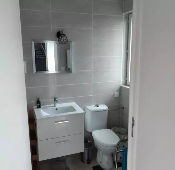 Maison Studio Individuelle Fraichement Rénovée