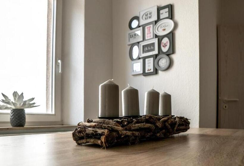 Malerische Maisonettewohnung Mit Zwei Balkonen