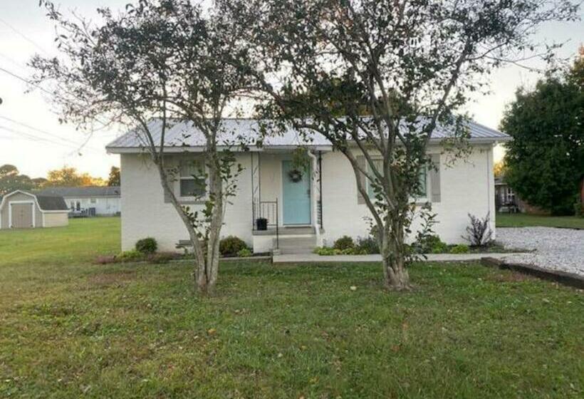 Newly Renovated Cozy Place Minutes From The Lake