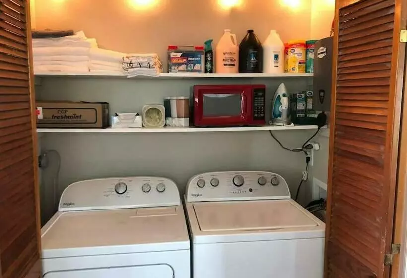 Newly Renovated Cozy Place Minutes From The Lake