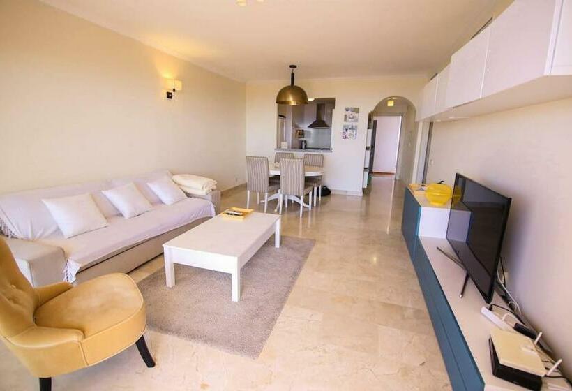 Amazing Penthouse With Panoramic Sea Views