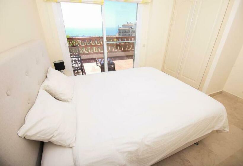 Amazing Penthouse With Panoramic Sea Views