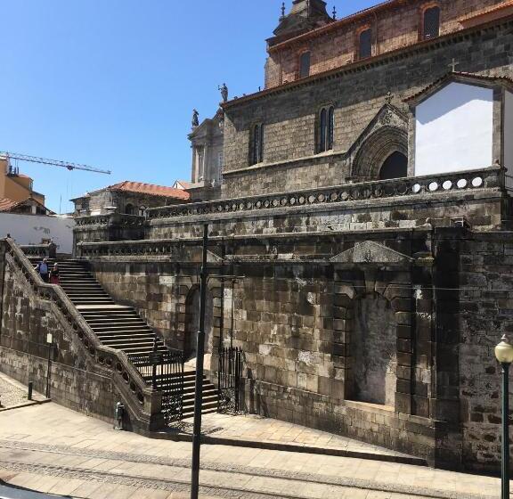 تختخواب و صبحانه Pimms Home Ribeira